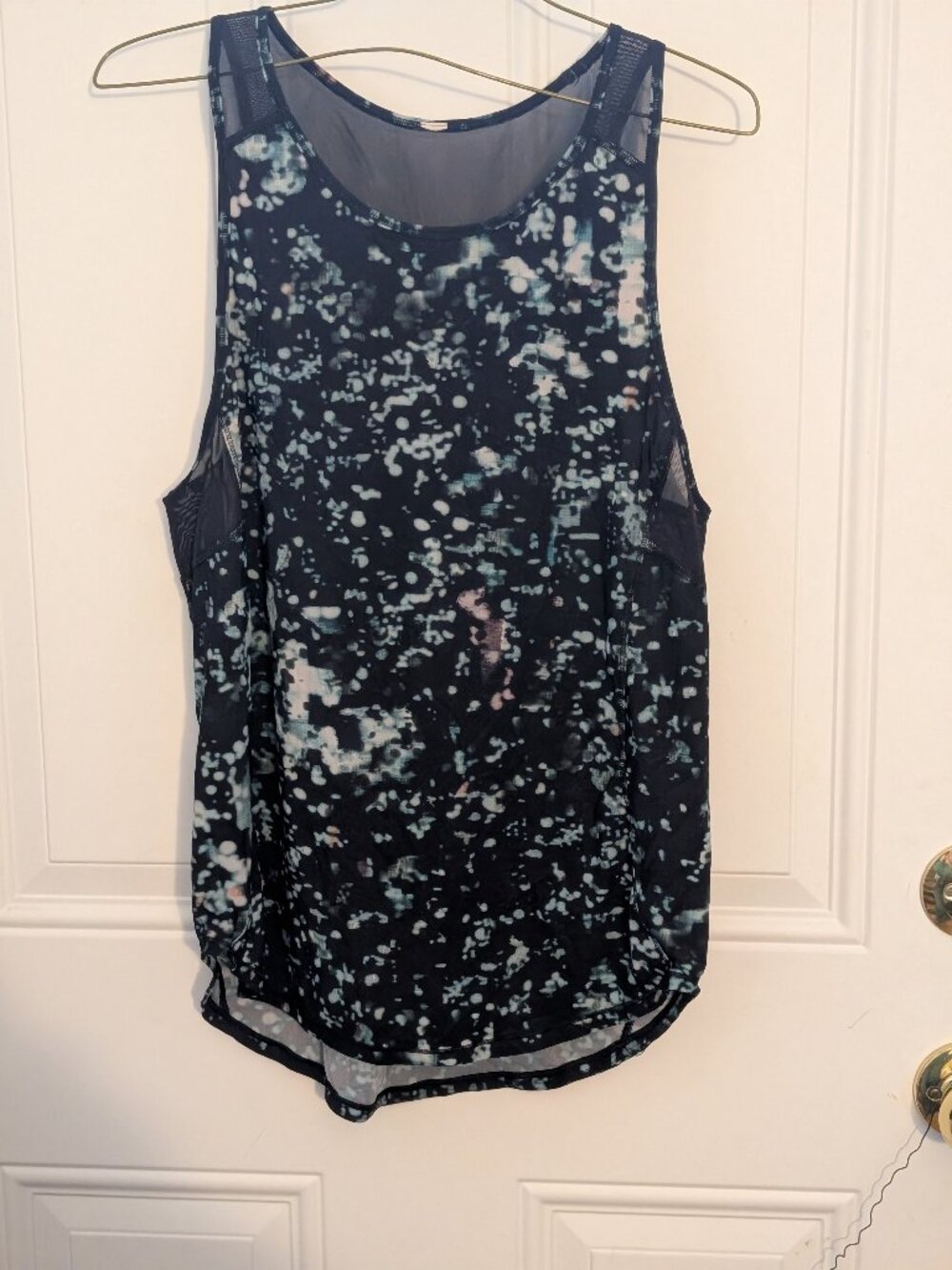 Lululemon sleeveless mesh top